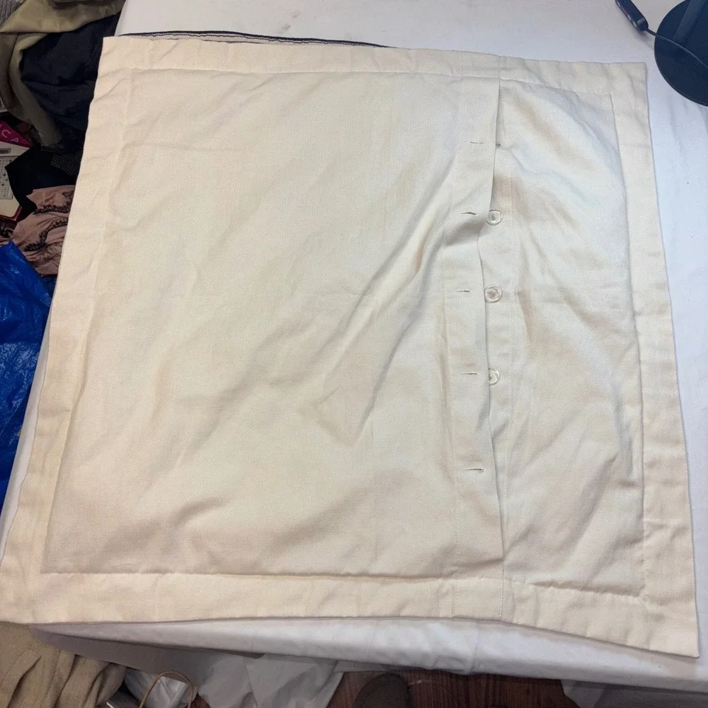 Madison Park Lot of 2 Pillow Shams‎ Blue Stripe, Beige Button Closure-No Pillows